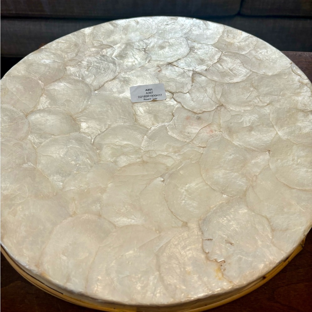 TIRAM CAPIZ AND BAMBOO ROUND TRAY. - Picture 3 of 11